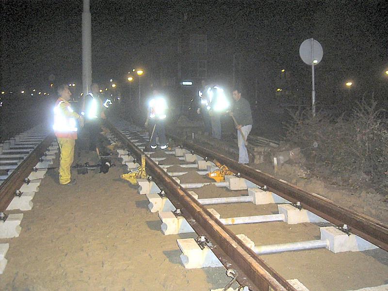 16-10-2004 het stellen van de tramrails sávonds