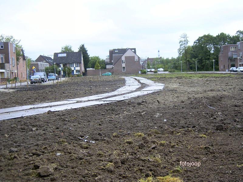 30-05-2005 het aanleggen van het park aan de eckartstraat/maurickerf/amstenradenhoek.