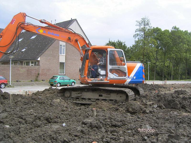 31-05-2005 het aanleggen van het wijkpark aan de eckartstraat/maurickerf/amstenradenhoek.