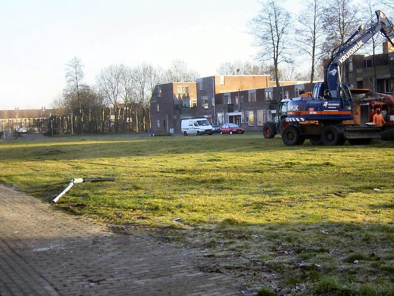14-01-2005 de werkzaamheden aan het park zijn begonnen met het rooien van de bomen.