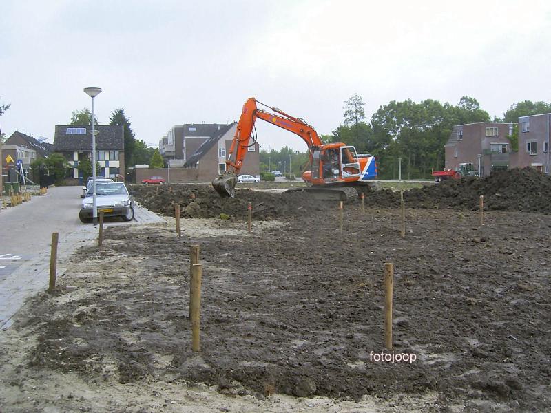 31-05-2005 het aanleggen van het wijkpark aan de eckartstraat/maurickerf/amstenradenhoek.