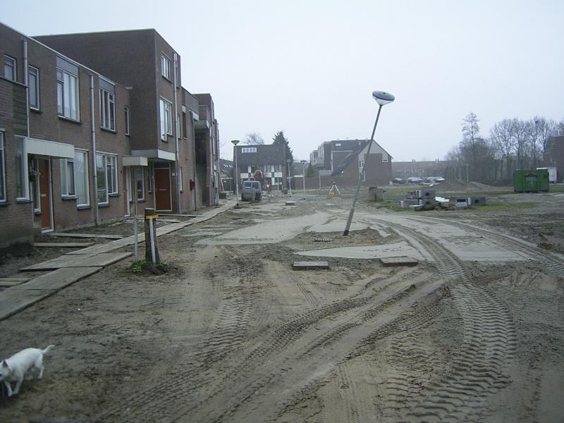 29-03-2005 herbestraten van de eckartstraat en aanleg van het park aan de eckartstraat/maurickerf.