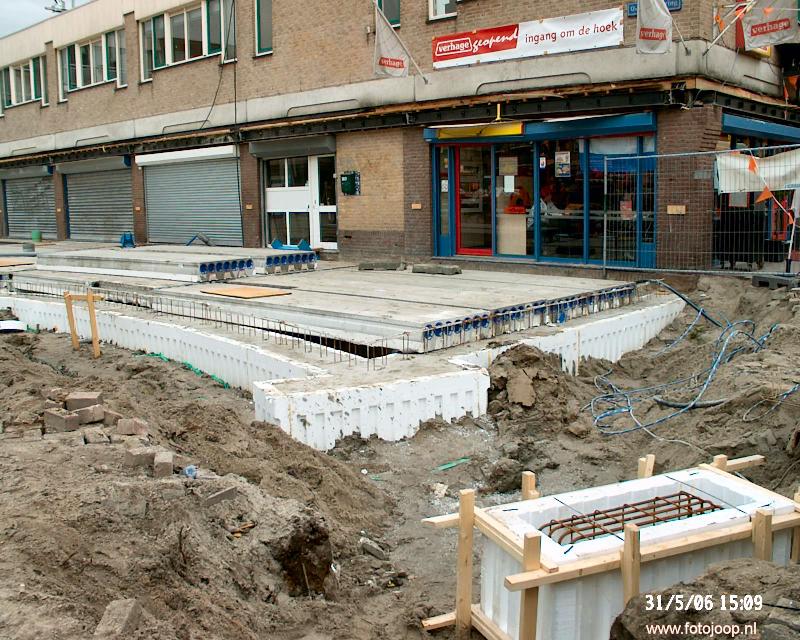 31-05-2006 bekisting en beton vloer
winkelcentrum beverwaard.