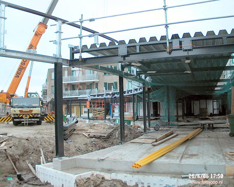 27-06-2006 constructie voor winkels bij liddle winkelcentrum beverwaard.