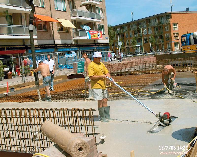 12-07-2006 beton storten en uitvlakken oudewatering winkelcentrum beverwaard.