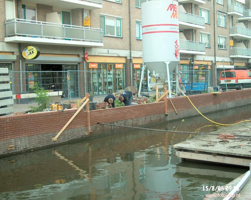 15-08-2006 muur metselen oudewatering  winkelcentrum beverwaard.