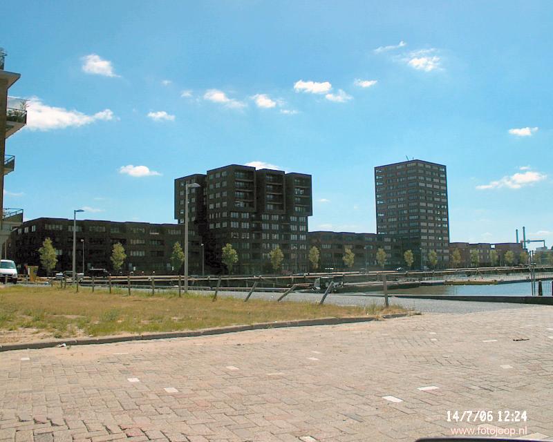 14-07-2006 foto van gebouwen op de loyd pier rotterdam.