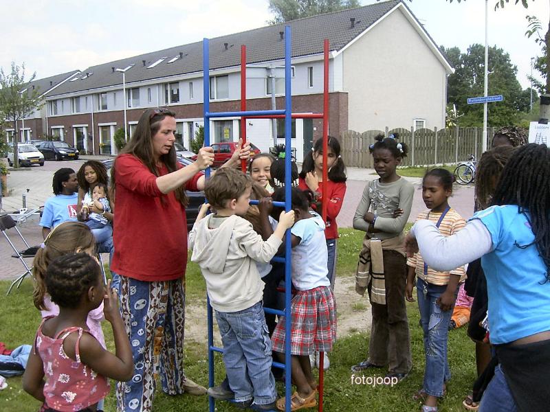 08-06-2005  kindercircus aan ruitenborgplansoen.