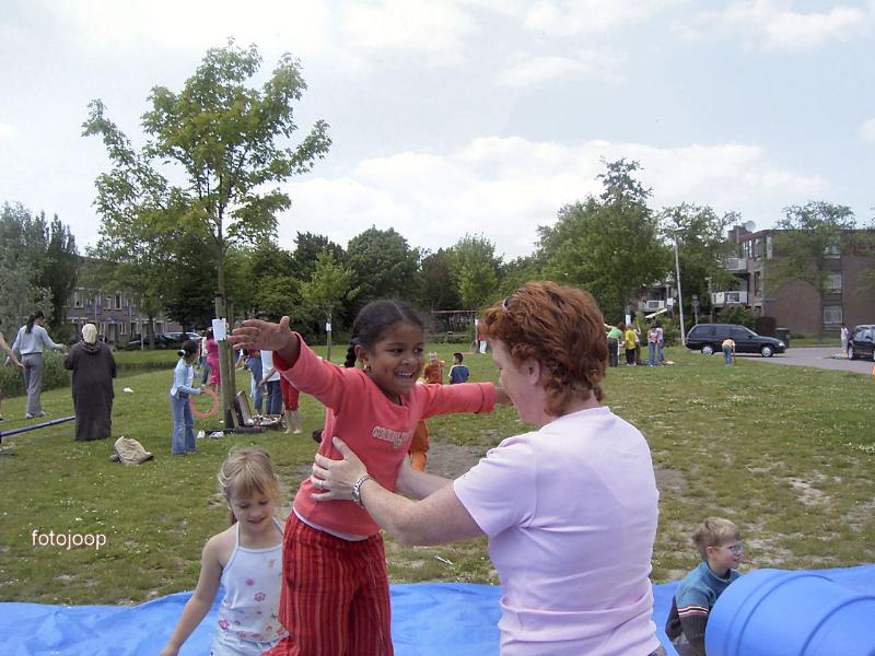 08-06-2005  kindercircus aan ruitenborgplansoen.