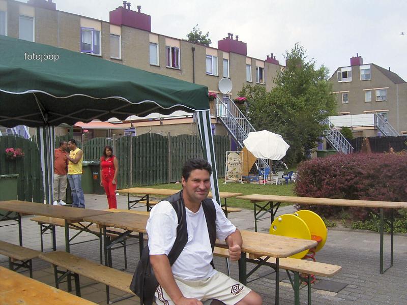 03-07-2005 country feest op het binnen terrein van waardenburgdam/slangenburgweg.