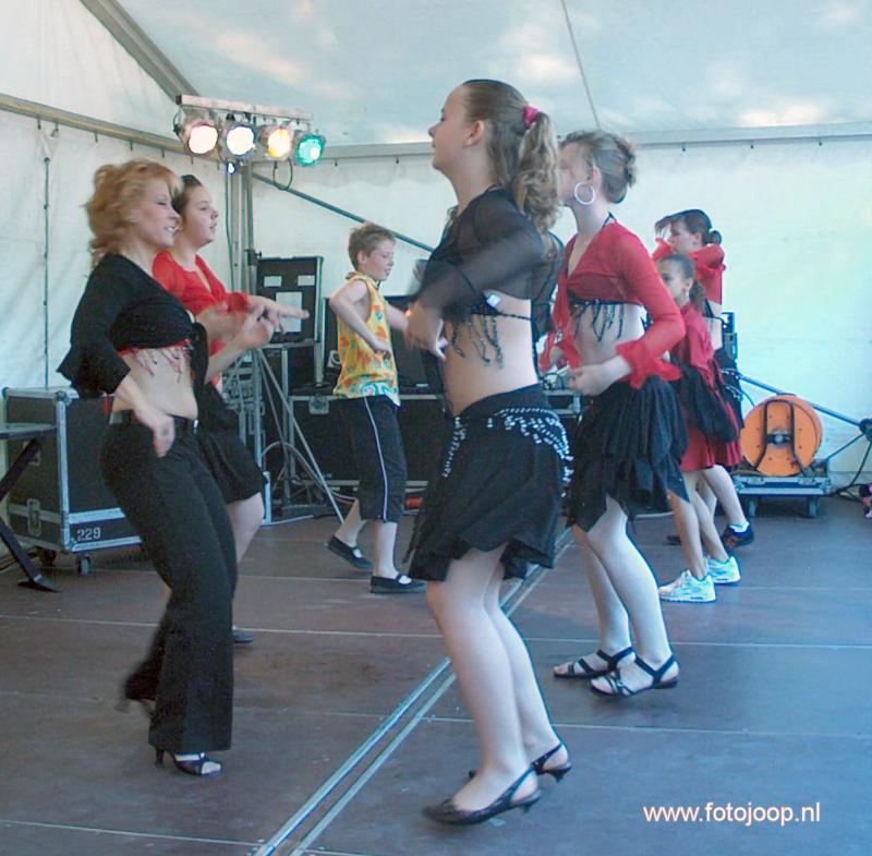 11-06-2006 zuiderparkfeest met veel dansgroepen o/a labandera.