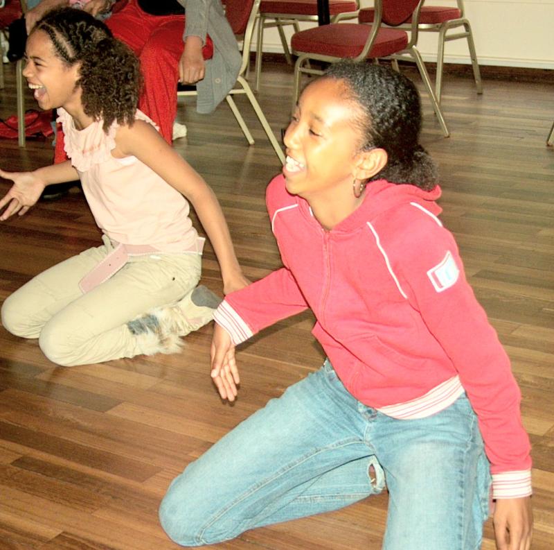 22-06-2006 les dansen kinderen in labandera.