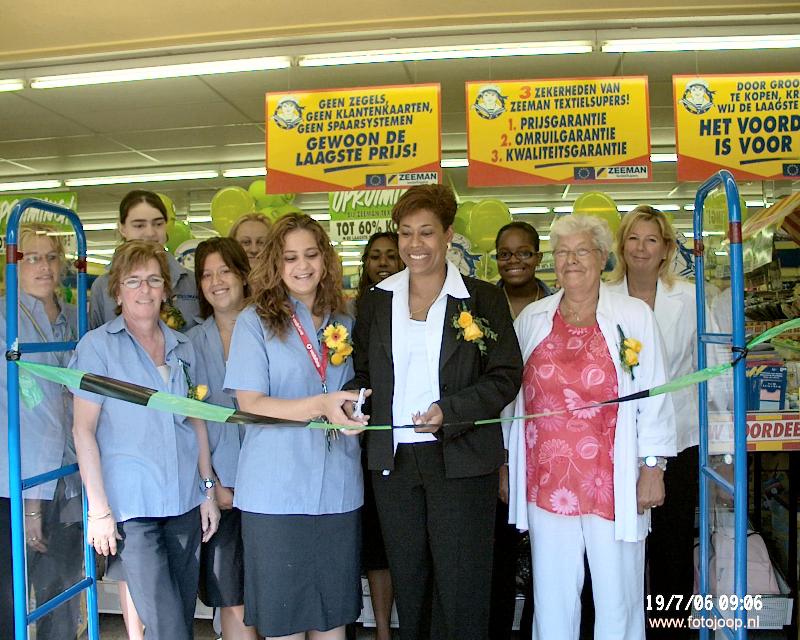 19-07-2006 verbouwings opening textiel super zeeman oudewatering winkelcentrum beverwaard.