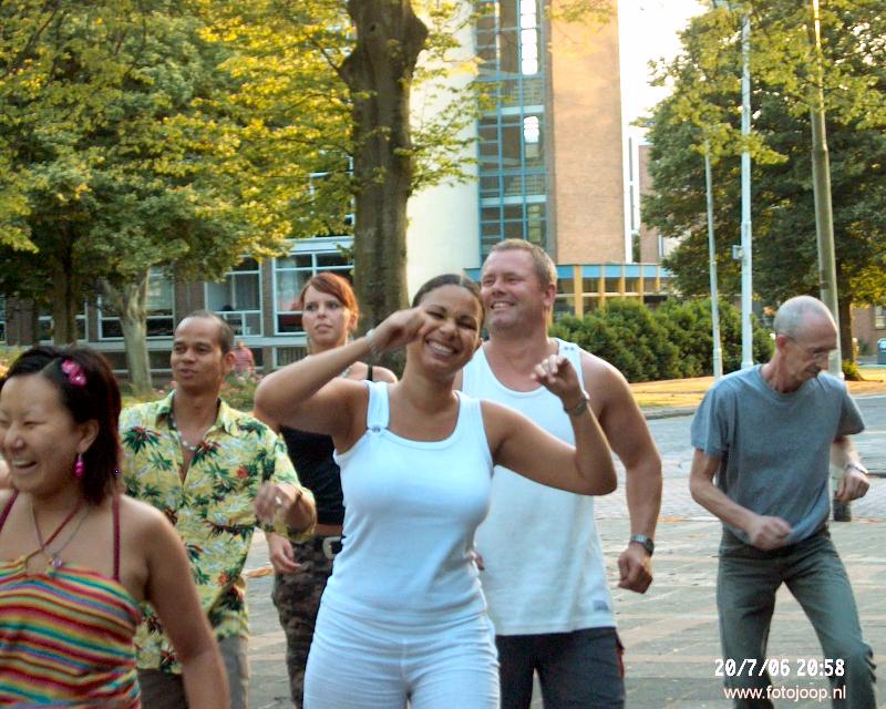 20-07-2006 dans training bij labandera voor het zomercarnaval rotterdam