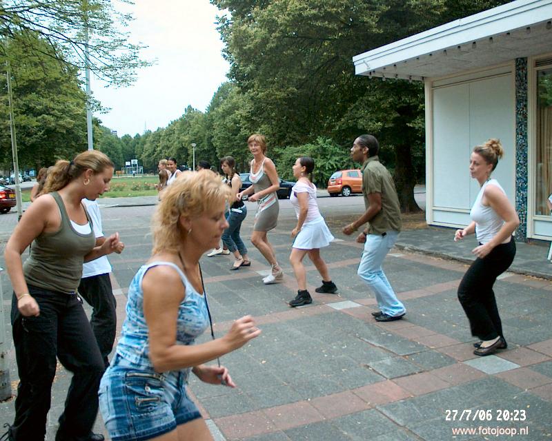 27-07-2006 bij labandera de generale repetitie voor het zomercarnaval.