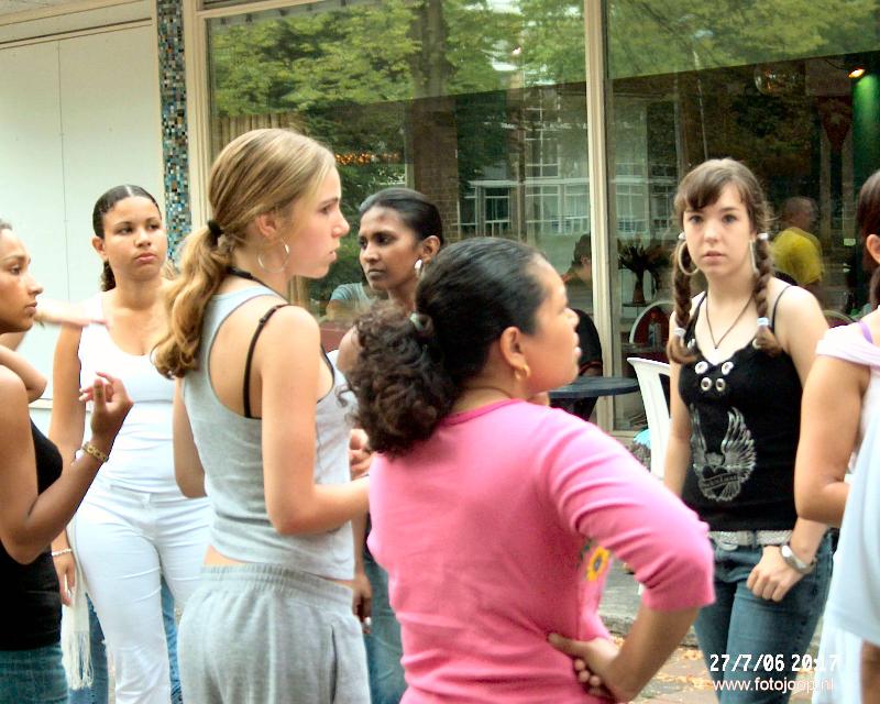 27-07-2006 bij labandera de generale repetitie voor het zomercarnaval.