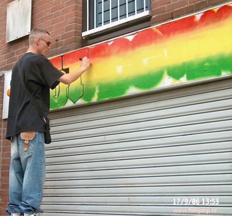 17-09-2006 graffity painten streetlife 5324 the district.BEVERWAARD.