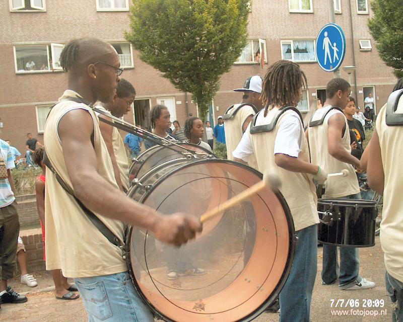 07-07-2006 brass band triple b optreden dag voor zomercarnaval bij de focus beverwaard.