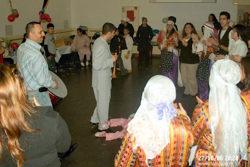 27-10-2006 suikerfeest met verschillende optredens en een mooi bufet in de focus beverwaard.