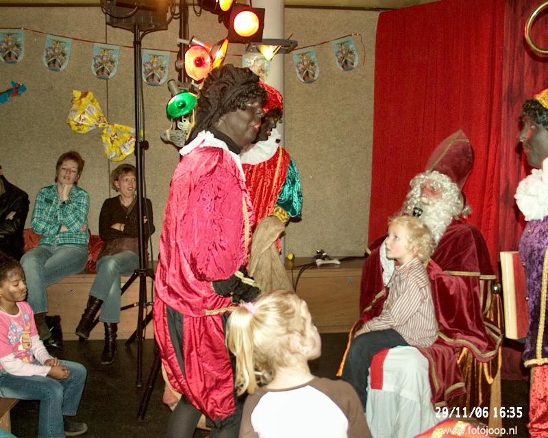29-11-2006 sinterklaas feest van speel o theek in de focus oudewatering beverwaard.