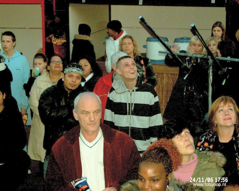 24-11-2006 de coalitie optreden bij de heropening van het winkelcentrum beverwaard.