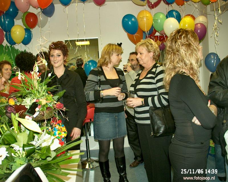 25-11-2006 haarstudio sylviana opening kinderplaza winkelcentrum beverwaard.