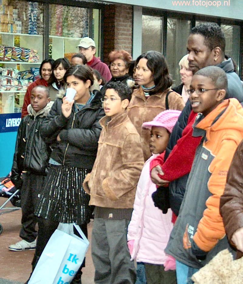 24-02-2007 tripple b optreden bij opening toko milobi winkelcentrum beverwaard.