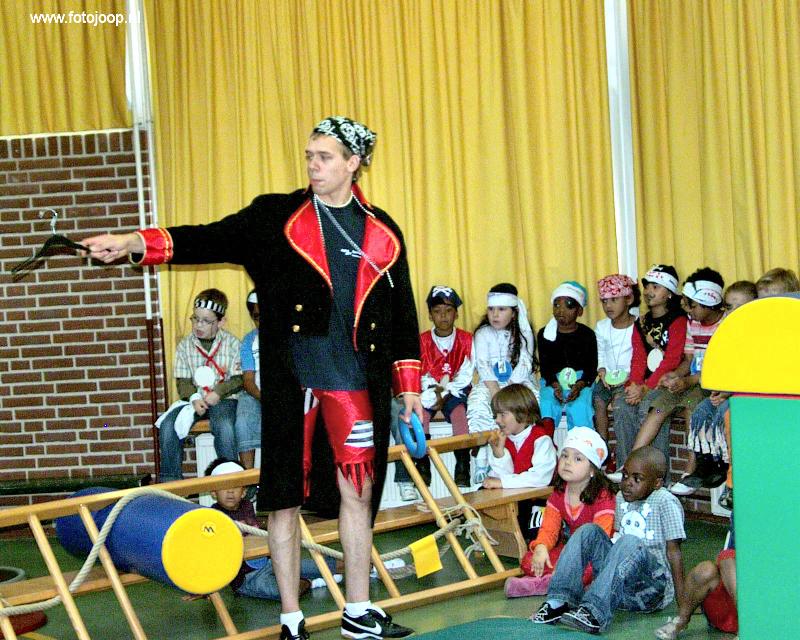 05-07-2007 piratefeest op de rk regenboogschool grondvelderf beverwaard.