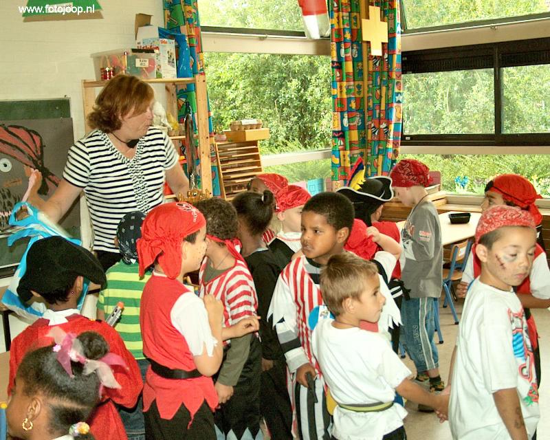 05-07-2007 piratefeest op de rk regenboogschool grondvelderf beverwaard.
