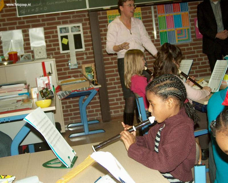  14-01-2008 zal wethouder L. Geluk van Onderwijs tafeltennis en een blokfluitles bijwonen van kinderen van de Brede School Beverwaard