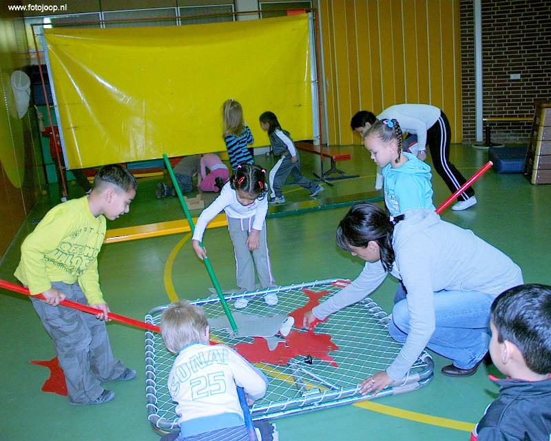 30-01-2008 sport en spel dag op de rk regenboogschool grondvelderf beverwaard