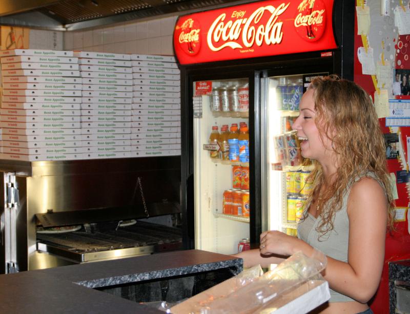 03-07-2009 hewal pizza winkelcentrum beverwaard
