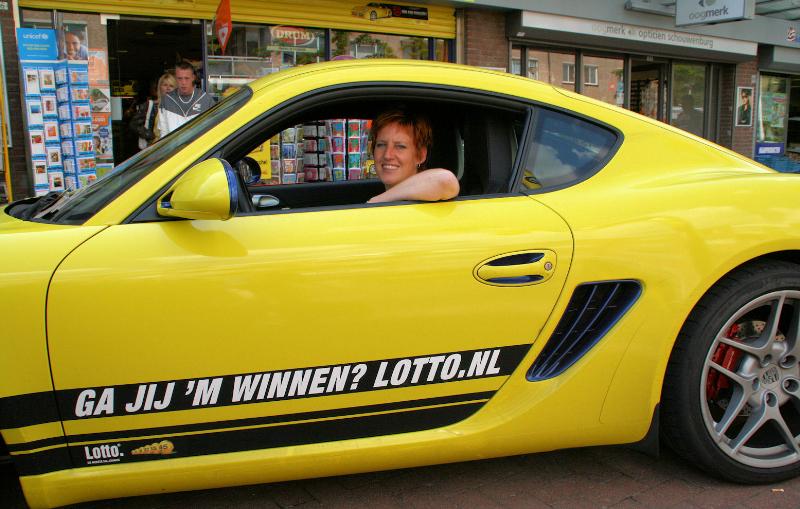 24-07-2009 laluna lotto actie win een porsche! winkelcentrum beverwaard