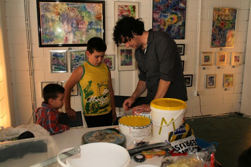 18-08-2010  muziek instrumenten maken met kinderen bij bakens van beverwaard