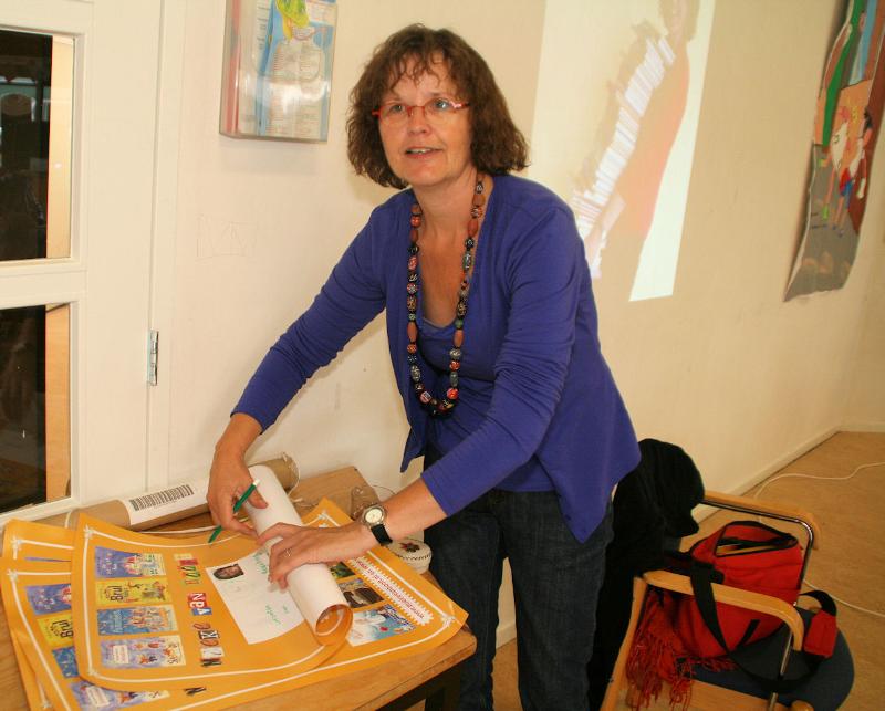  rk regenboog vrijdag, 15 oktober, Mieke van Hooft, de bekende boekenshrijfster, op bezoek o/a heeft ze de tasjesdief geschreven,dit boek is ook verfilmd. Zij komt om 13.00 uur. 