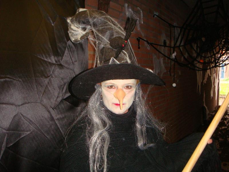 30-10-2010 foto halloween bij woonbron alerdincksingel beverwaard BRON: Met Dank van WOONBRON