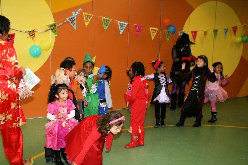 25-02-2011 carnaval op de rk regenboogschool grondvelderf beverwaard