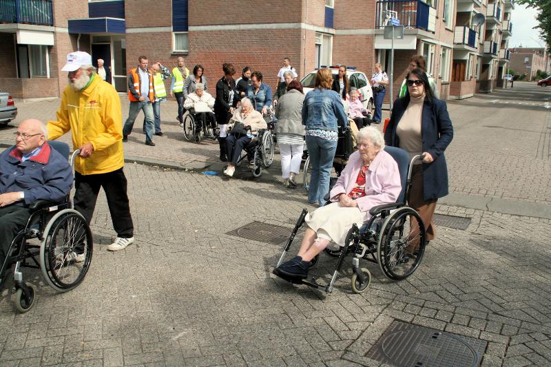  8-06-2011 ouderen4daagse start ijsselburg aankomst focus beverwaard 