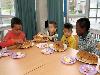 04-04-2012 paasbrood versieren in de focus beverwaard er waren 26 kinderen die een krente stol met figuurtjes konden versieren .