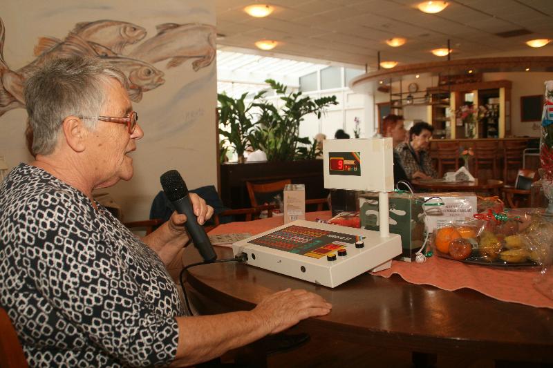 10-08-2017 foto ouderen cafe van 14.00uur-16.00uur in de wetering loevensteinsingel beverwaard 