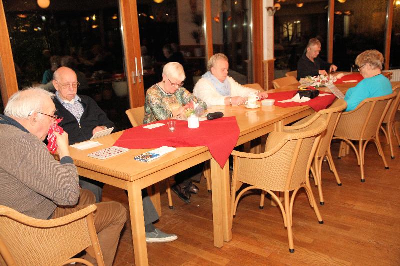 1-12-18 is de bar open 3-12-18 foto opening van restaurant in ijsselburgh schinnenbaan beverwaard