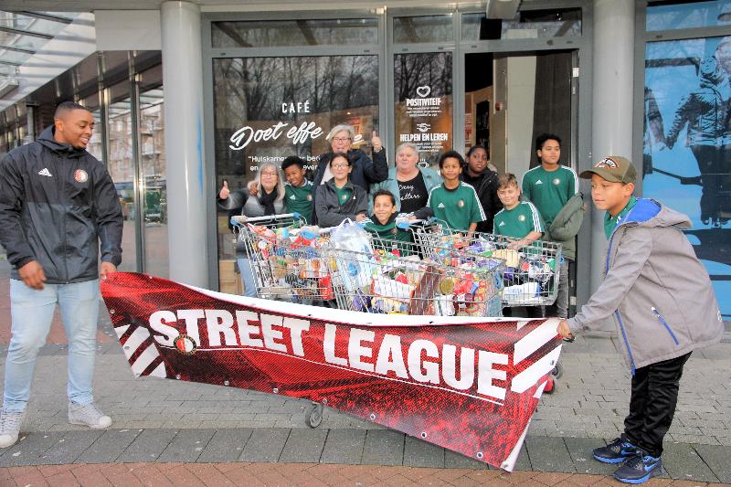 | 08-12-18 het streetleaque team fc de reij gaat van 14uur-15uur bij hoogvliet proberen om boodschappen te verzamelen 