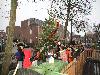 | 13-12-19 kerstboom sandeburgbaan kinderen van de rk de regenboog hebben tekeningen gemaakt en in de boom gehangen 