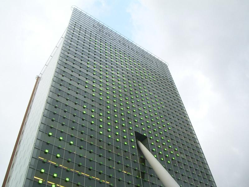 15-09-2004 de kpn toren aan de kop van zuid.