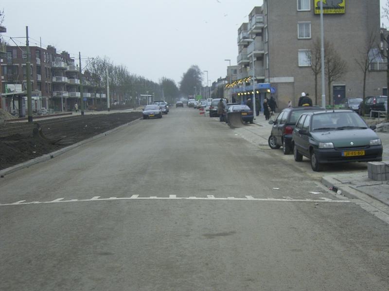 11-12-2004 het is al zeer druk op de noord/zuid verbinding de parkeerplaatsen worden al druk gebruikt .