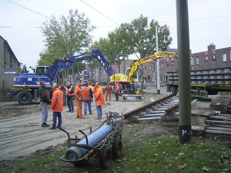 16-10-2004 hier het begin van het leggen van de tramrails.