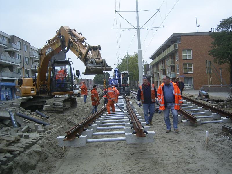 16-10-2004 het aansluiten van de volgende tramrails.