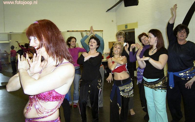 17-01-2006 lessen voor buikdansen in de focus beverwaard.
