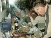 20-12-2006  Een Bedankje aan alle Mensen die mee gedaan hebben met Bloembollen Planten langs de Singels in de Beverwaard in het kader van Opzoomeren met medewerking  van Woonbron