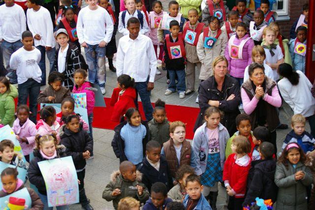 12-10-2007 afsluiting kinderboekenweek cultuurprijs op de rk regenboogschool beverwaard